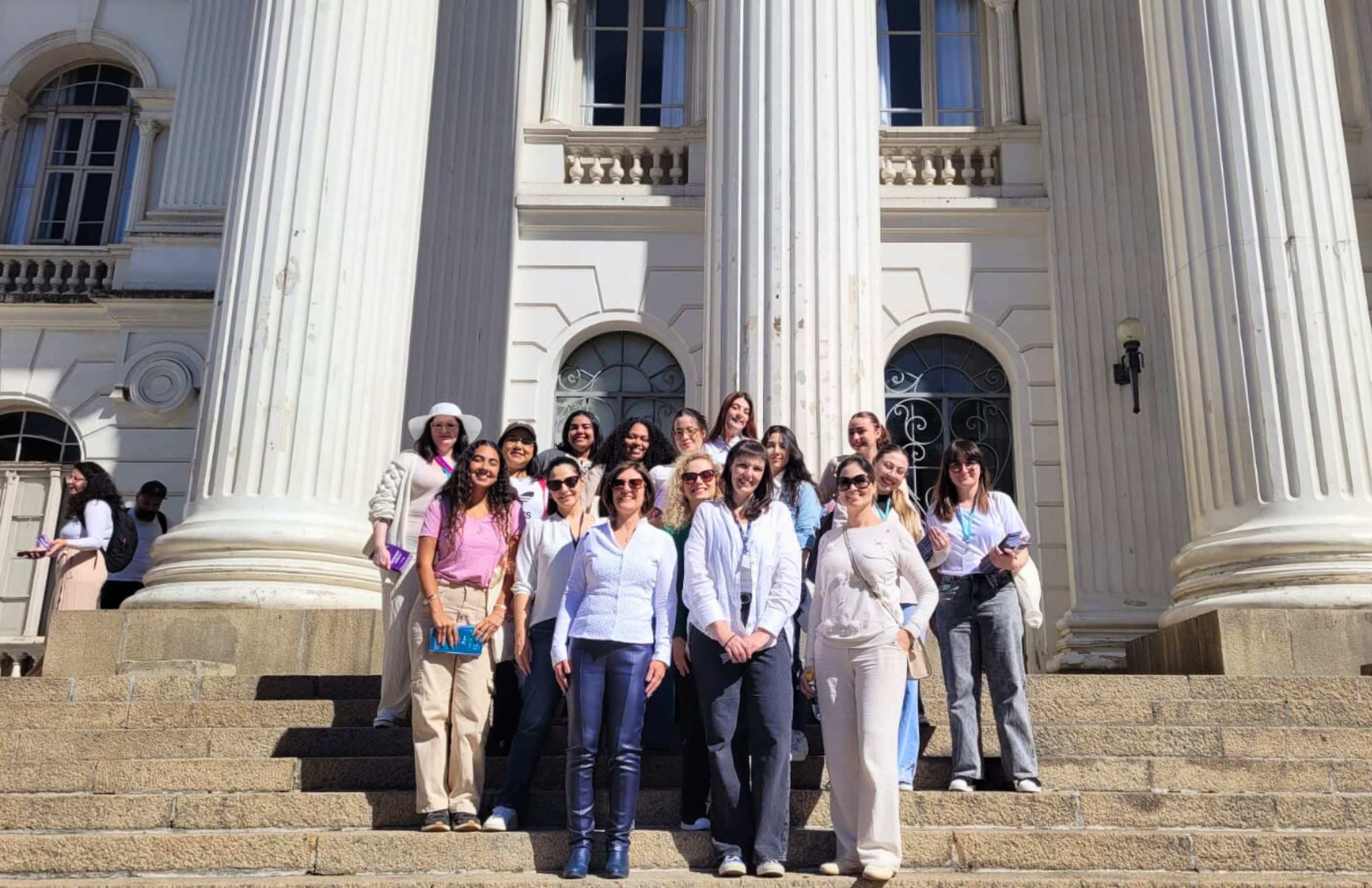 TJPR participa da Caminhada do Meio-Dia em apoio ao Dia Estadual de Combate ao Feminicídio